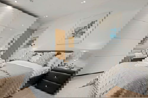 Foto 1 - Explore the Luxury w 2 Bed Apt in Camden