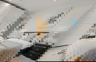 Foto 1 - Explore the Luxury w 2 Bed Apt in Camden