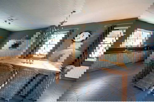 Foto 18 - Amicable Villa With Whirlpool