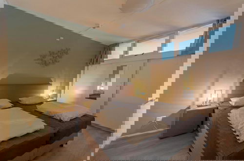 Foto 2 - Lovely Apartment With Garden