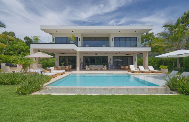 Modern Lake Villa With English Speaking Staff in Golf and Beach Resort - Photo 2