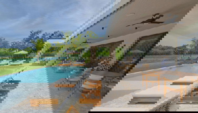Foto 1 - Modern Lake Villa With English Speaking Staff in Golf and Beach Resort