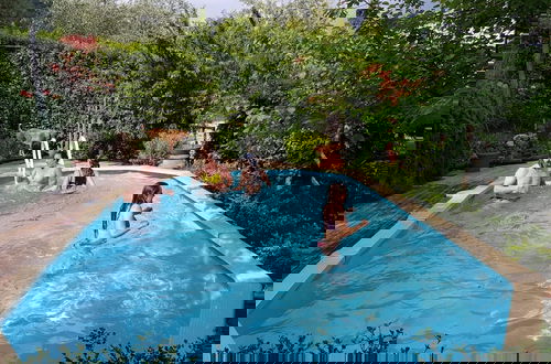 Foto 1 - Apartment in Orbicciano With Pool
