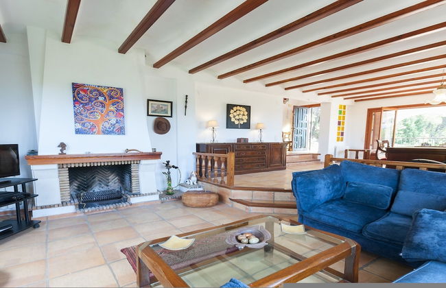 Casabra in Ador With 5 Bedrooms and 3 Bathrooms - Photo 22