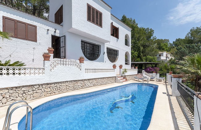 Casabra in Ador With 5 Bedrooms and 3 Bathrooms - Photo 1