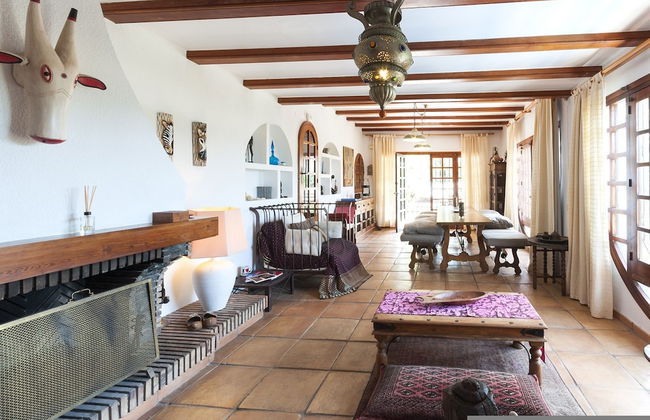 Casabra in Ador With 5 Bedrooms and 3 Bathrooms - Photo 15
