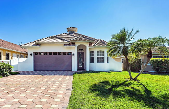 Imola: Newly Remodeled Pool Home Minutes from Vanderbilt Beach. Family-Friendly Retreat with 4 BR, 3.5 Bathrooms, and Private Screened Pool. Perfect Location Near Mercato and Naples Attractions - Foto 52