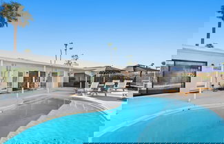 Photo 1 - Aurora Oasis Stylish 4 BDR