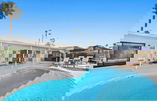 Photo 1 - Aurora Oasis Stylish 4 BDR