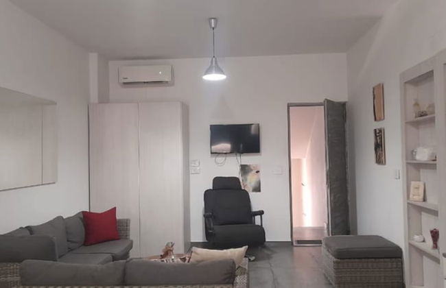 Fully Furnished and Equipped Studio in Dbayeh With Perfect Location - Foto 1