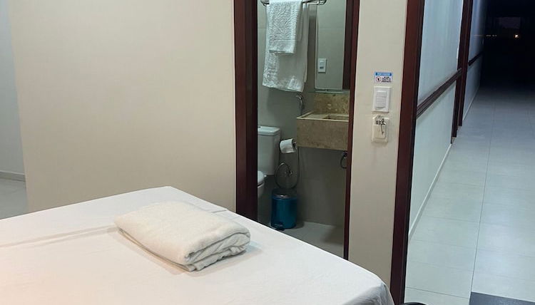 Foto 1 - HOTEL QUATRO CORAÇÕES