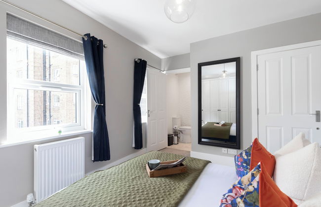 Elliot Oliver - Comfortable Five Bedroom Town Centre House With Garden & Garage - Foto 13