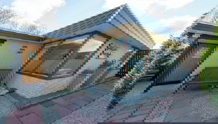 Foto 1 - Cozy Holiday Home Near Beach