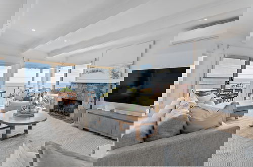 Foto 6 - Clifftop Coastal Sanctuary With Panoramic Views