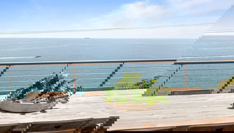 Foto 1 - Clifftop Coastal Sanctuary With Panoramic Views