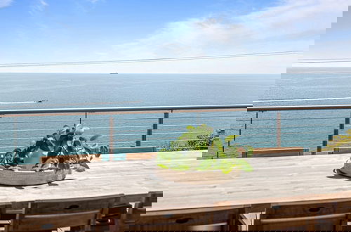 Foto 1 - Clifftop Coastal Sanctuary With Panoramic Views