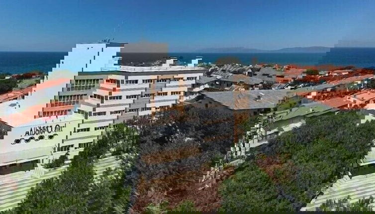 Foto 1 - Hotel Albora