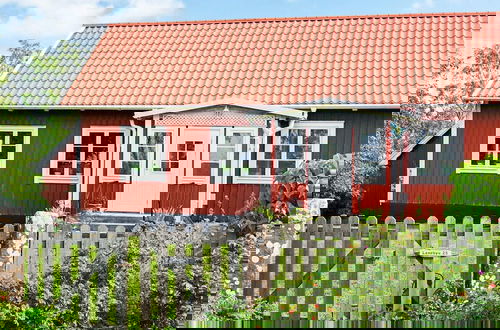 Foto 1 - 8 Person Holiday Home in Kopingsvik