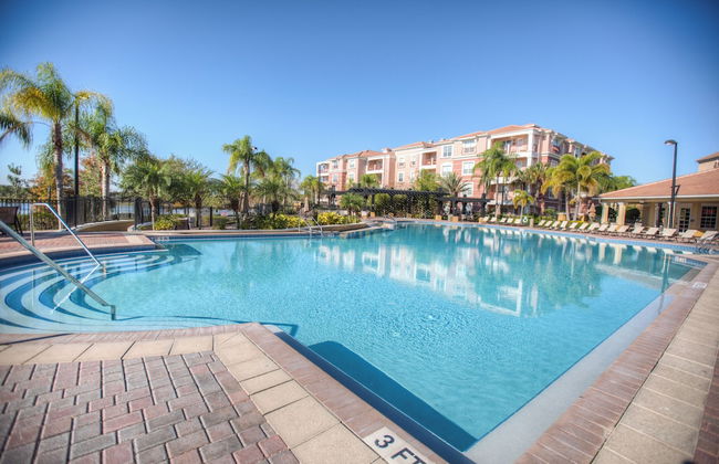 Condo w/ Prime View of Lake, Pool & Fireworks! - Foto 2