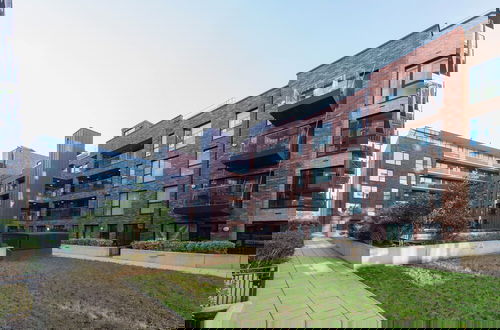 Photo 22 - Stunning Luxury Stratford London 2 Bed Apartment
