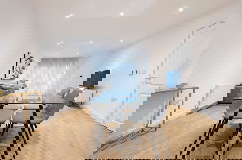 Photo 1 - Stunning Luxury Stratford London 2 Bed Apartment