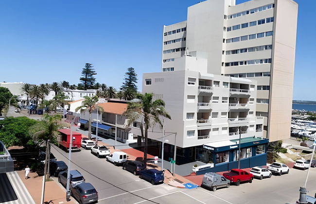 Oceana Suites SeaPort - Photo 44