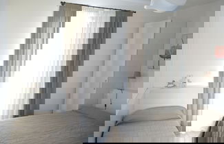 Foto 2 - Recently Built Flat in a Family Friendly Residence