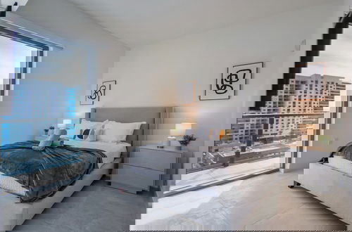 Photo 2 - Brickell Heart Condo with Amazing Views