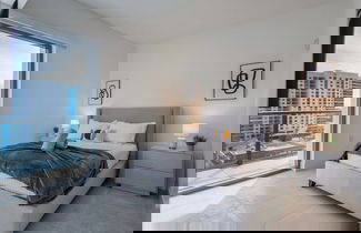 Photo 2 - Brickell Heart Condo with Amazing Views