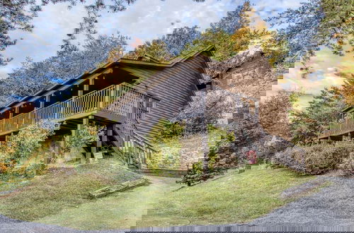 Foto 1 - Er26 - Sasquatch Inn - Great Location! Close To Town Resort Pool! 2 Bedroom Cabin by RedAwning
