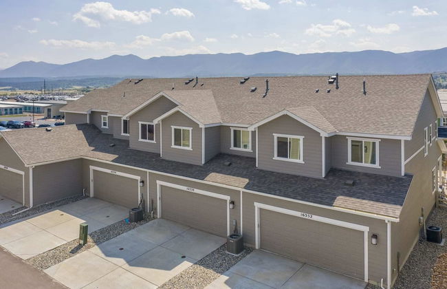 3BD Modern Home Close to Usafa - Photo 35