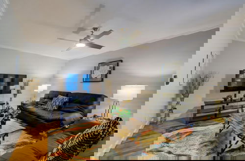 Foto 4 - Spacious 2bd 1ba Free Parking 3D Tour