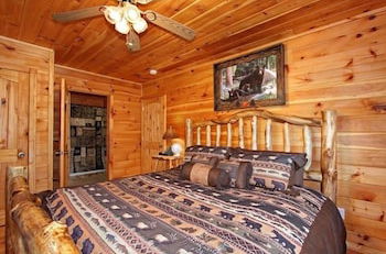 Foto 5 - Secluded Memories 2 Bedroom Cabin by RedAwning
