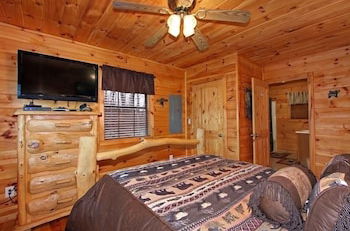 Foto 3 - Secluded Memories 2 Bedroom Cabin by RedAwning
