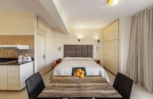 Stephanos Hotel Apartments - Photo 23