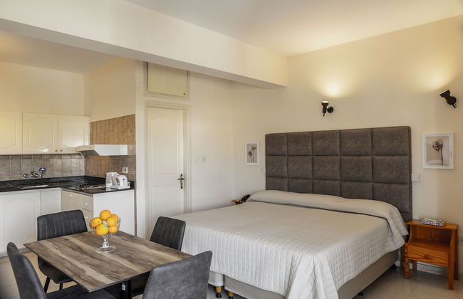 Stephanos Hotel Apartments - Photo 20