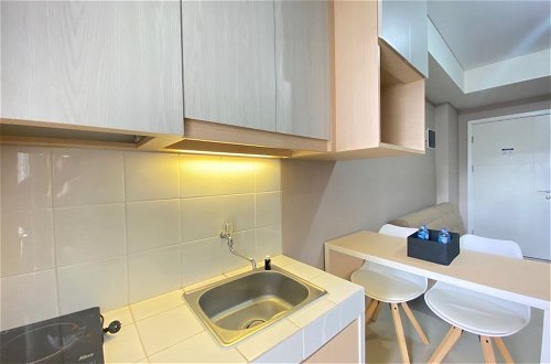Photo 10 - Cozy and Minimalist 2BR Apartment at Parahyangan Residence