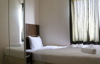 Foto 2 - Nice And Stylish 2Br At Sudirman Park Apartment