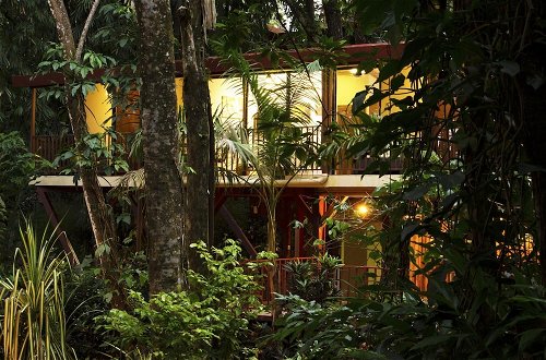 Foto 9 - Bali Inspired Casa Cascada w Jungle Views Wi-fi Private Pool ac