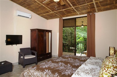 Foto 28 - Bali Inspired Casa Cascada w Jungle Views Wi-fi Private Pool ac