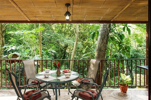 Foto 23 - Bali Inspired Casa Cascada w Jungle Views Wi-fi Private Pool ac