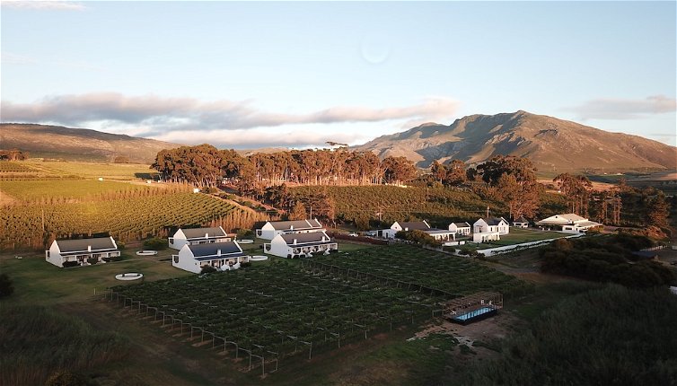 Foto 1 - Endless Vineyards at Wildekrans Wine Estate
