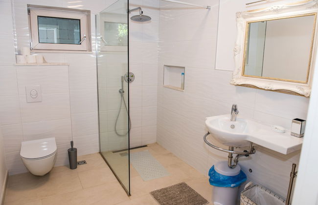 3 Bedroom 3 Bathroom Pool ,ivy House Montenegro - Foto 18