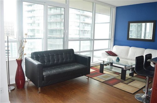Foto 1 - NEW Luxury Condo - Lake Shore View With Parking