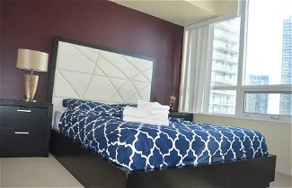 Photo 3 - NEW Luxury Condo - Lake Shore View With Parking