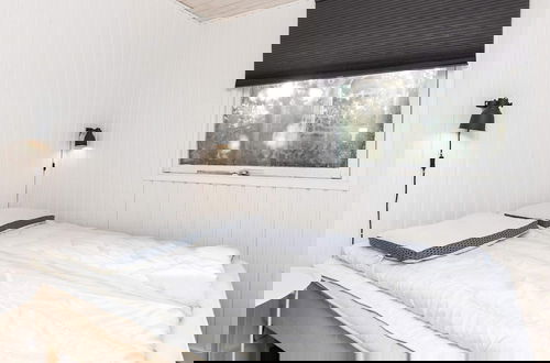 Photo 4 - 6 Person Holiday Home in Blokhus