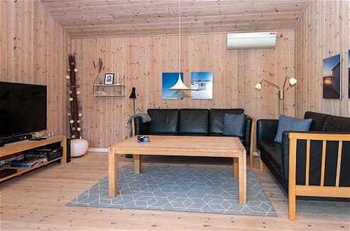 Photo 8 - 8 Person Holiday Home in Ulfborg