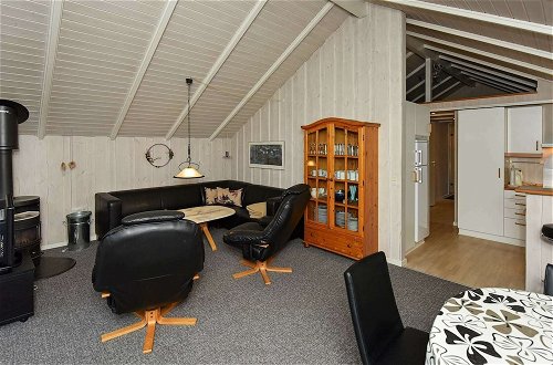 Photo 17 - 8 Person Holiday Home in Oksbol