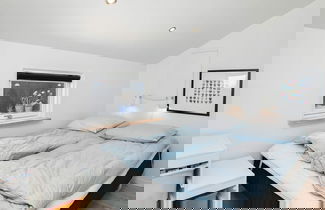 Foto 2 - Modern Holiday Home in Brovst with Hot Tub