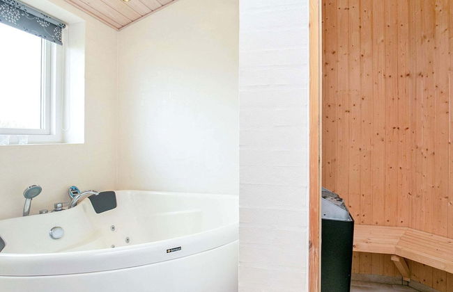 8 Person Holiday Home in Faaborg - Foto 4
